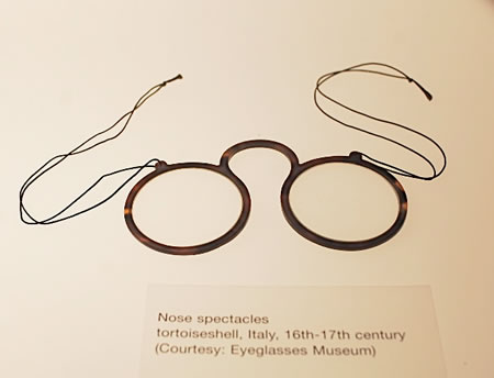 Nose Spectacles Tortoiseshell Italy in 16th Century.jpg